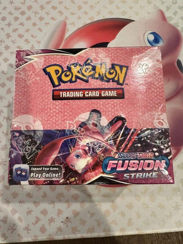 Pokemon TCG Fusion Strike
Booster Box 36 Packs Sword
& Shield New Factory Sealed
